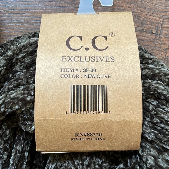 CC hat and scarf Olive NWT - Picture 3 of 13